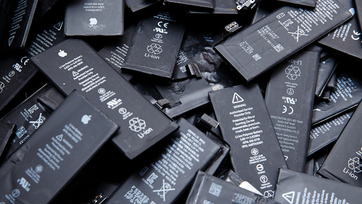 apple iphone batteries battery replacement planned obsolescence