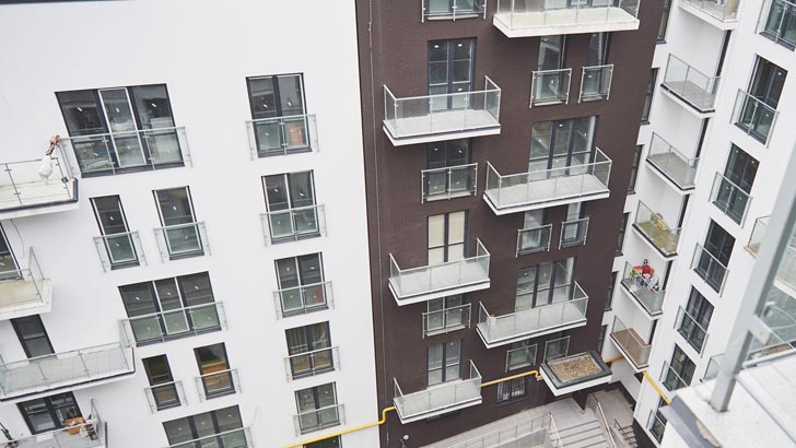 How to handle noisy neighbours and strata stress