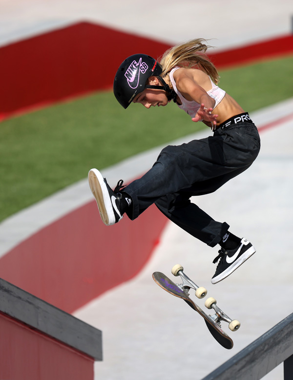 how old is australian skateboarder chloe covell